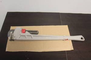 lot 60 image: HUSKY 24 PIPE WRENCH