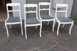 lot 82 image: 4 VINTAGE DINNING CHAIRS&nbsp