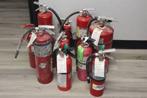 lot 101 image: LOT OF FIRE EXTINGUISHERS SOME IN THE GREEN