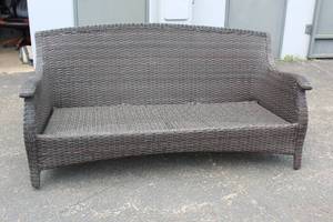 lot 111 image: PATIO SOFA&nbsp 75L