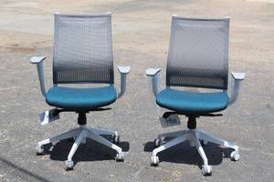 lot 117 image: 2 NEW SIT ON IT SEATING OFFICE ROLLING CHAIRS&nbsp