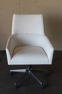 lot 17 image: BERNHARDT WHITE LEATHER ADJUSTABLE HEIGHT OFFICE CHAIR&nbsp