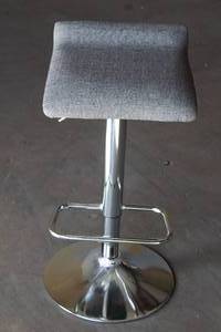 lot 41 image: GREY FABIC UPHOLSTERED LOA BACK LIFT ADJUSTABLE SWIVEL BAR STOOL