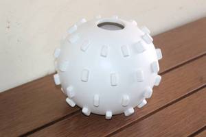 lot 83 image: DWELL STUDIOS BY GLOBAL VIEW ROUND WHITE MODERN VASE&nbsp