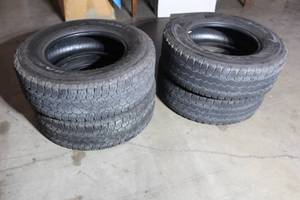 lot 107 image: SET OF 4 GOODYEAR WRANGLER KEVLAR LT27570R18 ALL TERRAIN ADVENTURE