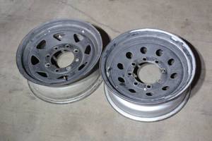 lot 108 image: 2 UNIVERSAL LUG TIRE RIMS