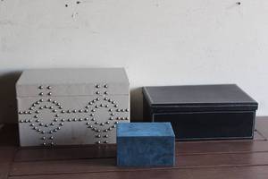 lot 158 image: TOTAL OF 3 ASSORTED BRAND KEEP SAKE ,TREASURE CHEST ,JEWELRY STORAGE BOXES  SEE PICS&nbsp