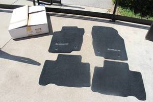 lot 116 image: SET OF 4 LEXUS CARPET MATS&nbsp