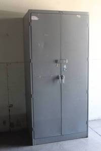 lot 126 image: TENNSCO 2-DOOR GREY FULL HEIGHT STANDARD STORAGE CABINET  78H X 24D X 36W&nbsp