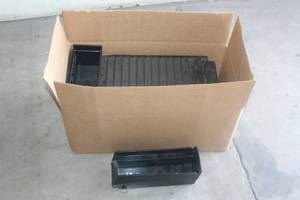 lot 129 image: TOTAL OF 30 ULINE BLACK STORAGE CONTAINERS 12L  S-13396&nbsp