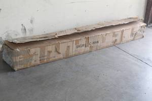 lot 136 image: STEEL PLATFORM BED FULL-CAL KING BP-C-WH