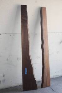lot 139 image: 2 FRANCO COMPANY SOLID OAK FLOATING SHELVES