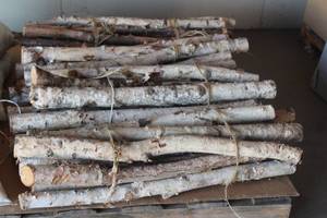 lot 187 image: GENEROUS AMOUNT 3FT LONG WOOD BIRCH LOG BRANCHES  SEE PICS&nbsp