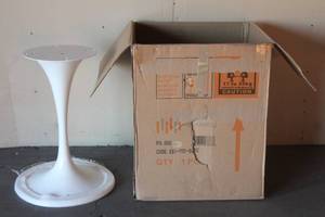 lot 192 image: MODWAY WHITE INDOOR  OUTDOOR PEDESTAL DINING TABLE BASE&nbsp 0008612 , 28 H&nbsp