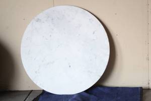 lot 194 image: GLOBAL VIEWS 46 MARBLE TABLE TOP&nbsp