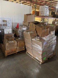 lot 252 image: GENEROUS AMOUNT OF BOOKS MUST TAKE ALL AND BOXES PALLETS NOT INCLUDED