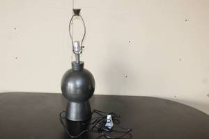 lot 114 image: 26 TALL TABLE LAMP