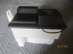 lot 6 image: DORMAN WASHER FLUID CONTAINER 603-162  102584