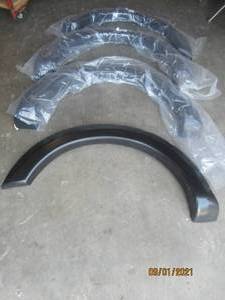 lot 39 image: SET OF 4 F-150 04 - 14 FENDER FLARES 025309LF