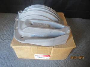 lot 41 image: SPICER 2001095 COVER CAR FIN
