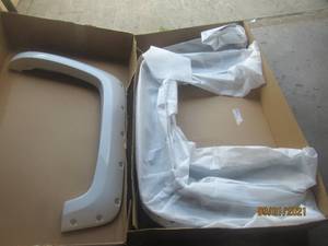 lot 55 image: SET OF 4 SMITTY BILT FENDER FLARES 17291-GAZ