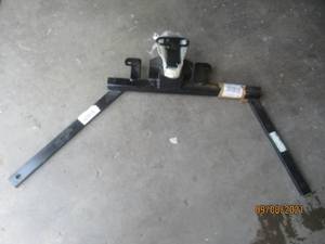 lot 68 image: REESE TOW POWER TRAILER HITCH 44632