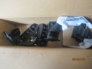 lot 76 image: GO RHINO BRACKETS D64926TK
