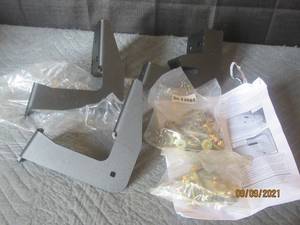 lot 146 image: 56-13565 NERF BAR MOUNTING KIT BOX 1 ONLY