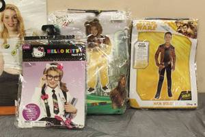 lot 166 image: TOTAL OF 6 ASSORTED HALLOWEEN COSTUMES ADULT KIDS SMALL CHILD SIZES (EACH LOT WILL VARY)