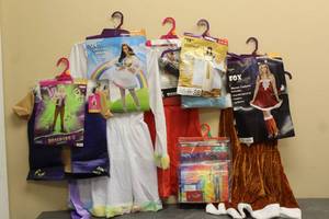 lot 169 image: TOTAL OF 6 ASSORTED HALLOWEEN COSTUMES ADULT KIDS SMALL CHILD SIZES (EACH LOT WILL VARY)