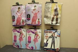 lot 187 image: TOTAL OF 6 ASSORTED HALLOWEEN COSTUMES ADULT KIDS SMALL CHILD SIZES (EACH LOT WILL VARY)
