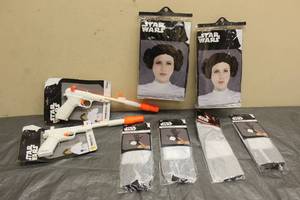 lot 193 image: STAR WARS LOT -PRINCESS LEIA BLASTERS,LEIA WIG AND STORMTROOPER GLOVES  SEE PICS&nbsp&nbsp