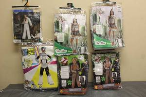 lot 204 image: TOTAL OF 6 ASSORTED HALLOWEEN COSTUMES ADULT KIDS SMALL CHILD SIZES (EACH LOT WILL VARY)