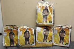 lot 205 image: TOTAL OF 6 ASSORTED HALLOWEEN COSTUMES ADULT KIDS SMALL CHILD SIZES (EACH LOT WILL VARY)