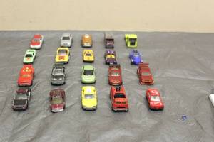 lot 28 image: LOT OF 20 ASSORTED MATCHBOX, MAJISTO AND OTHERS