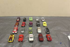 lot 29 image: LOT OF 20 ASSORTED MATCHBOX, MAJISTO AND OTHERS