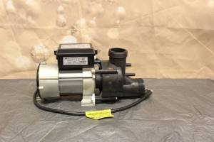 lot 33 image: BALBOA WATER GROUP SPA PUMP WWAS110701P