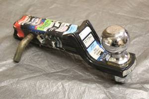 lot 79 image: TRAILER HITCH RECIEVER WITH BALL AND PIN&nbsp