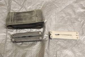 lot 80 image: 2 MULTI TOOLS LEATHERMAN WITH CASE AND FINELINE&nbsp