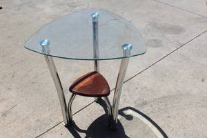 lot 87 image: GLASS TOP SIDE TABLE&nbsp