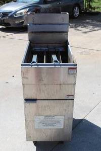 lot 90 image: FOOD SERVICE EQUIPMENT FS40 GAS FRYER WITH 2 BASKETS&nbsp
