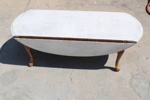 lot 91 image: VINTAGE WOODEN DROP LEAF COFFEE TABLE