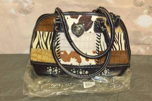 lot 103 image: NEW P&ampG COLLECTION LEATHERRHINESTONE&nbsp ANIMAL PRINT CONCEALED HANDBAG SATCHEL PURSE&nbsp