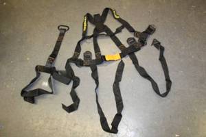 lot 108 image: FULL BODY SAFETY HARNESS