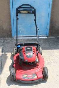 lot 136 image: BRIGGS AND STRATON TORO 22 RECYCLER LAWNMOWER&nbsp