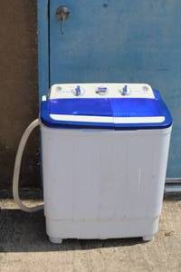 lot 141 image: ROVSUN TWIN TUB WASHING MACHINE XPB50-RS5