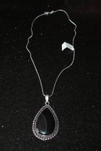 lot 215 image: BLACK ONYX PENDANT NECKLACE WITH GERMAN SILVER CHAIN