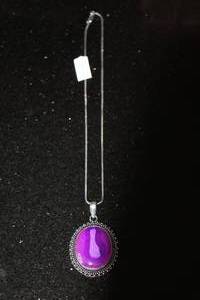 lot 218 image: MULTI ONYX PENDANT NECKLACE WITH GERMAN SILVER CHAIN