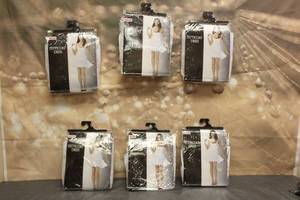 lot 25 image: 6. ASSORTED HALLOWEEN COSTUMES VARIOUS SIZES SEE PICS