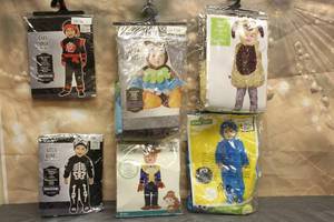 lot 43 image: 6. ASSORTED HALLOWEEN COSTUMES VARIOUS SIZES SEE PICS